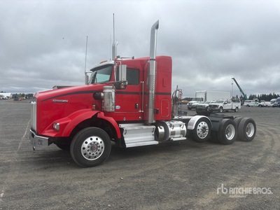 2014 Kenworth T800 8x4 Tri/A Sleeper Truck Tractor