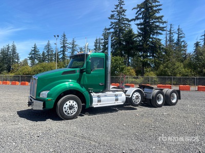2015 Kenworth T880 8x4 Tri/A Day Cab Truck Tractor
