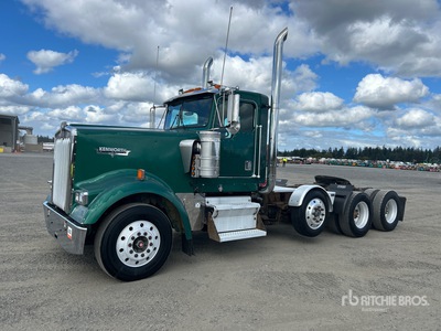 2000 Kenworth W900 8x4 Tri/A Day Cab Truck Tractor