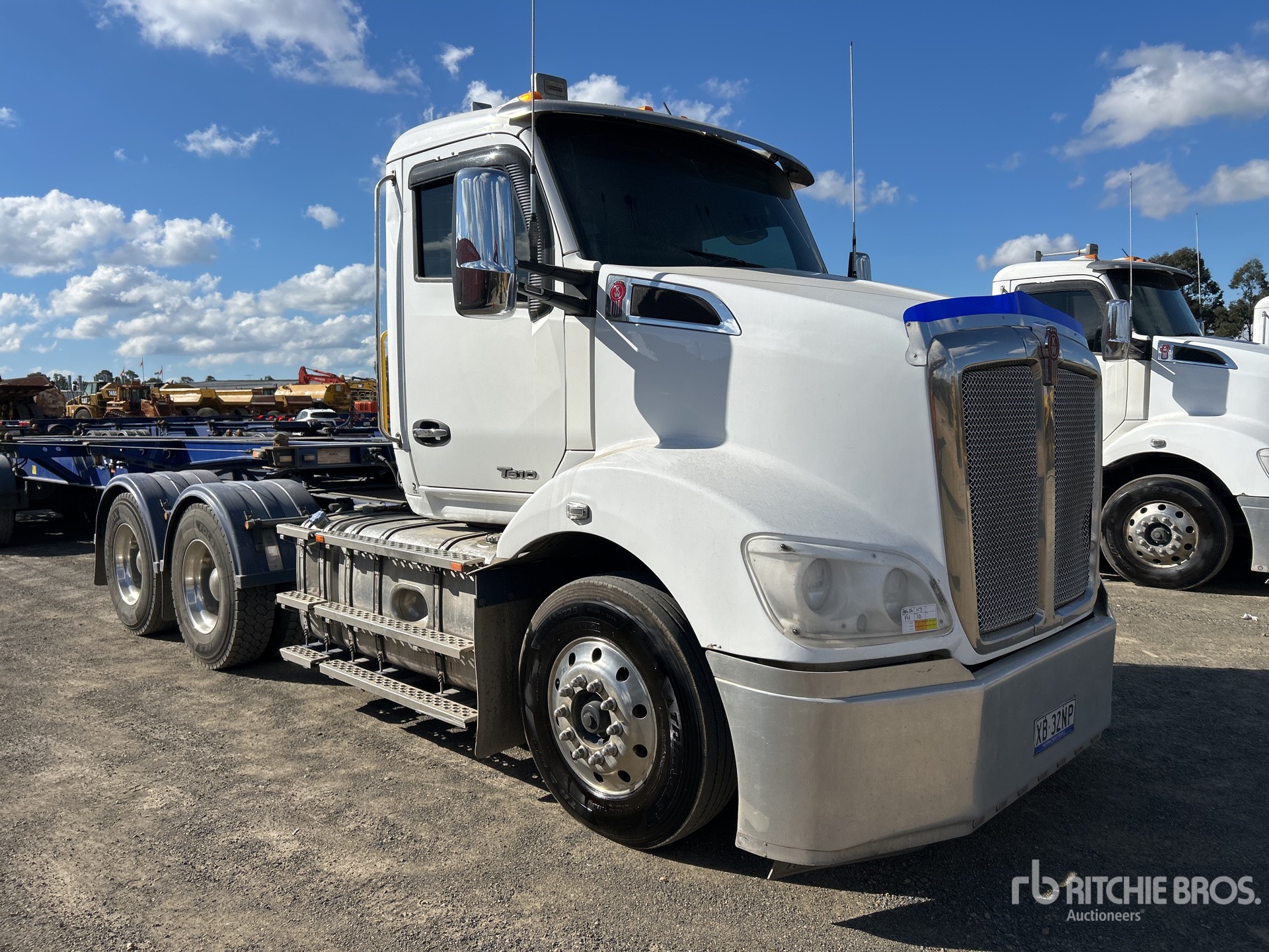 2023 Kenworth T610 6x4 6x4 T/A Sleeper Truck Tractor