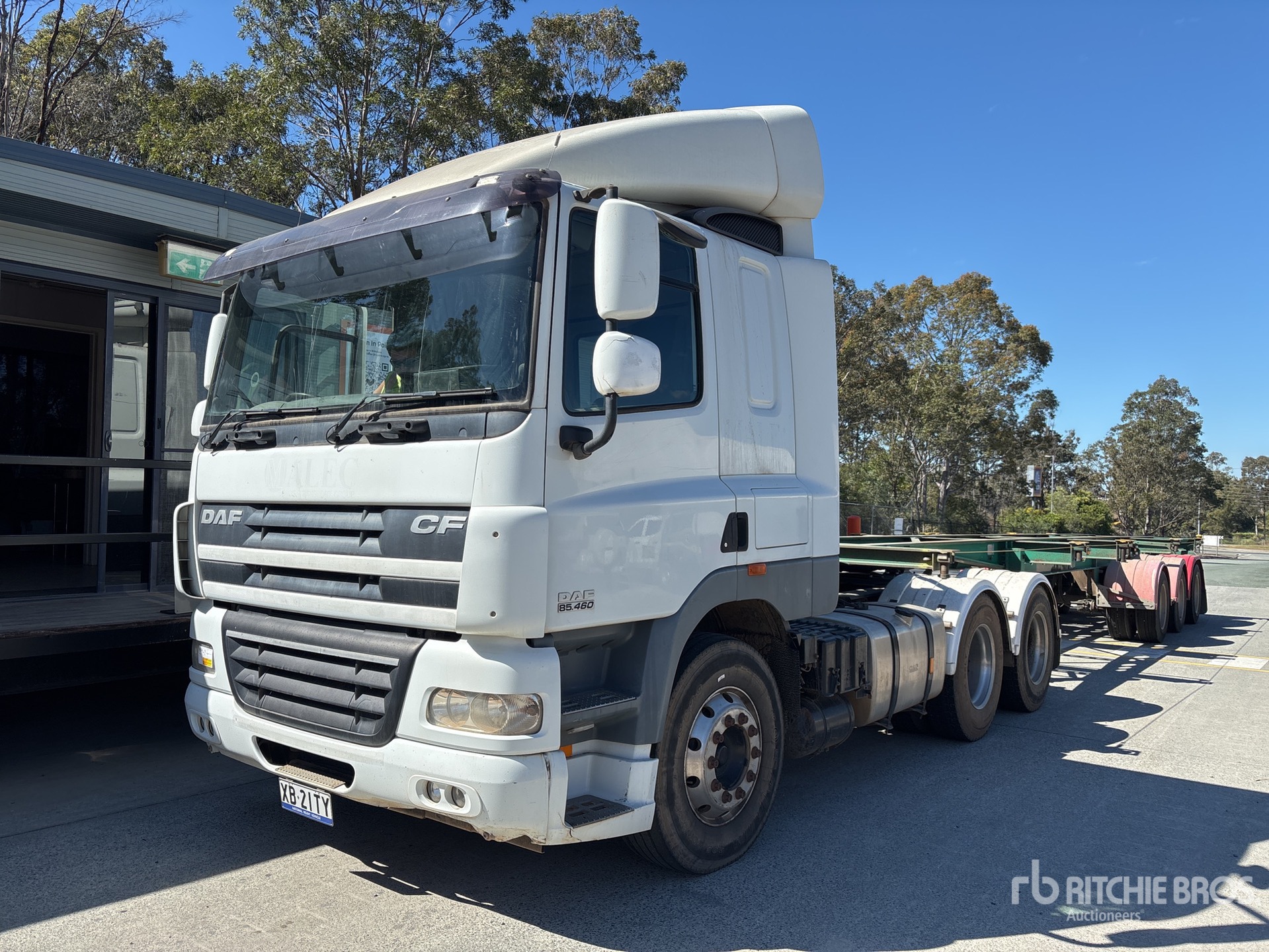 2017 DAF CF85.460 6x4 T/A Sleeper Truck Tractor