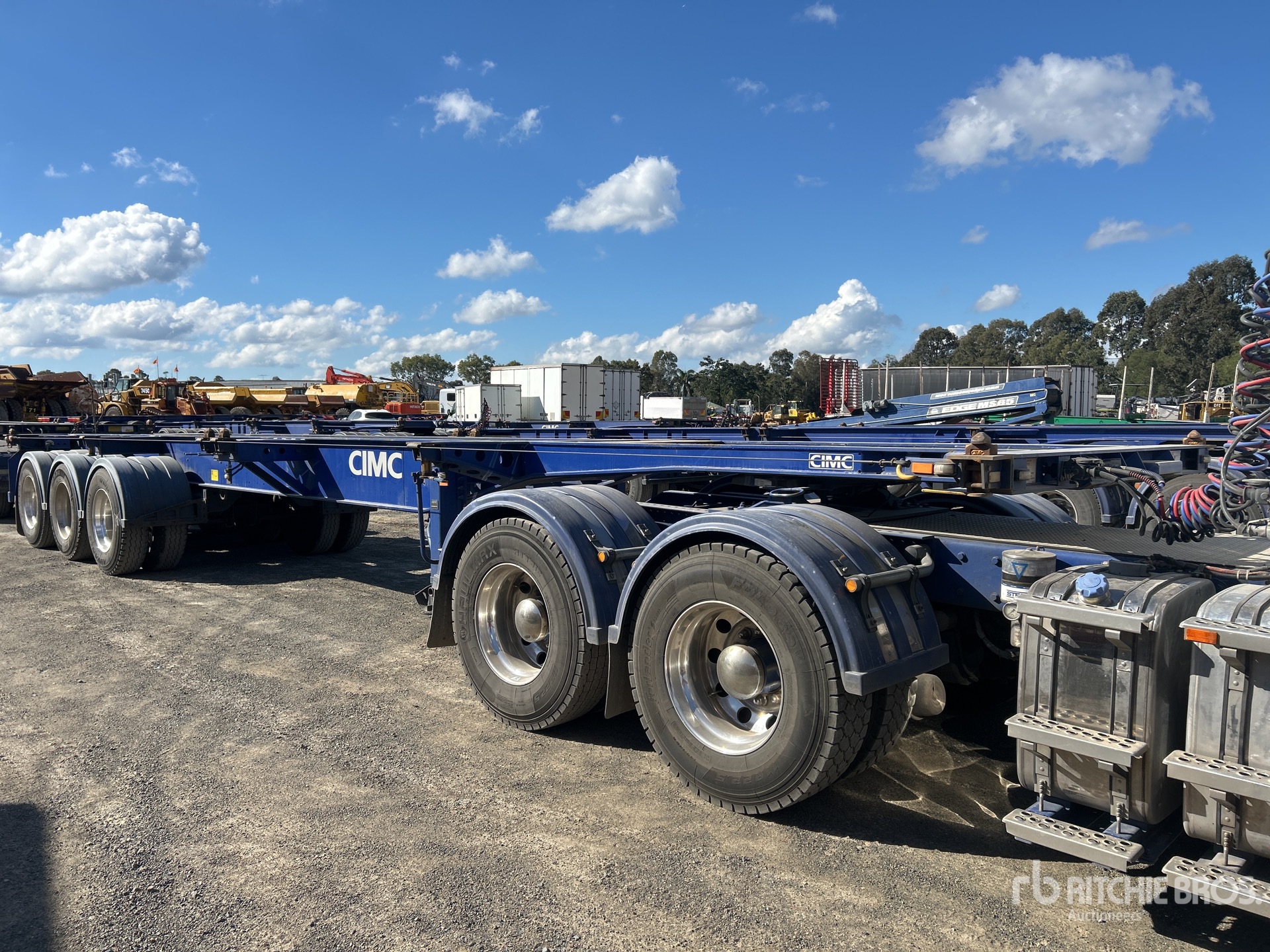 2022 CIMC 12.2 m Tri/A B-Double Lead Container Trailer