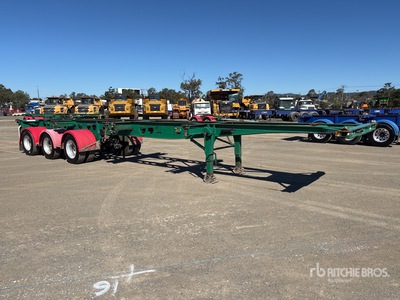 2017 MaxiTrans 12.2 m Tri/A Container Trailer