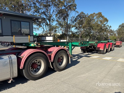 2017 MaxiTrans Tri/A Container Trailer