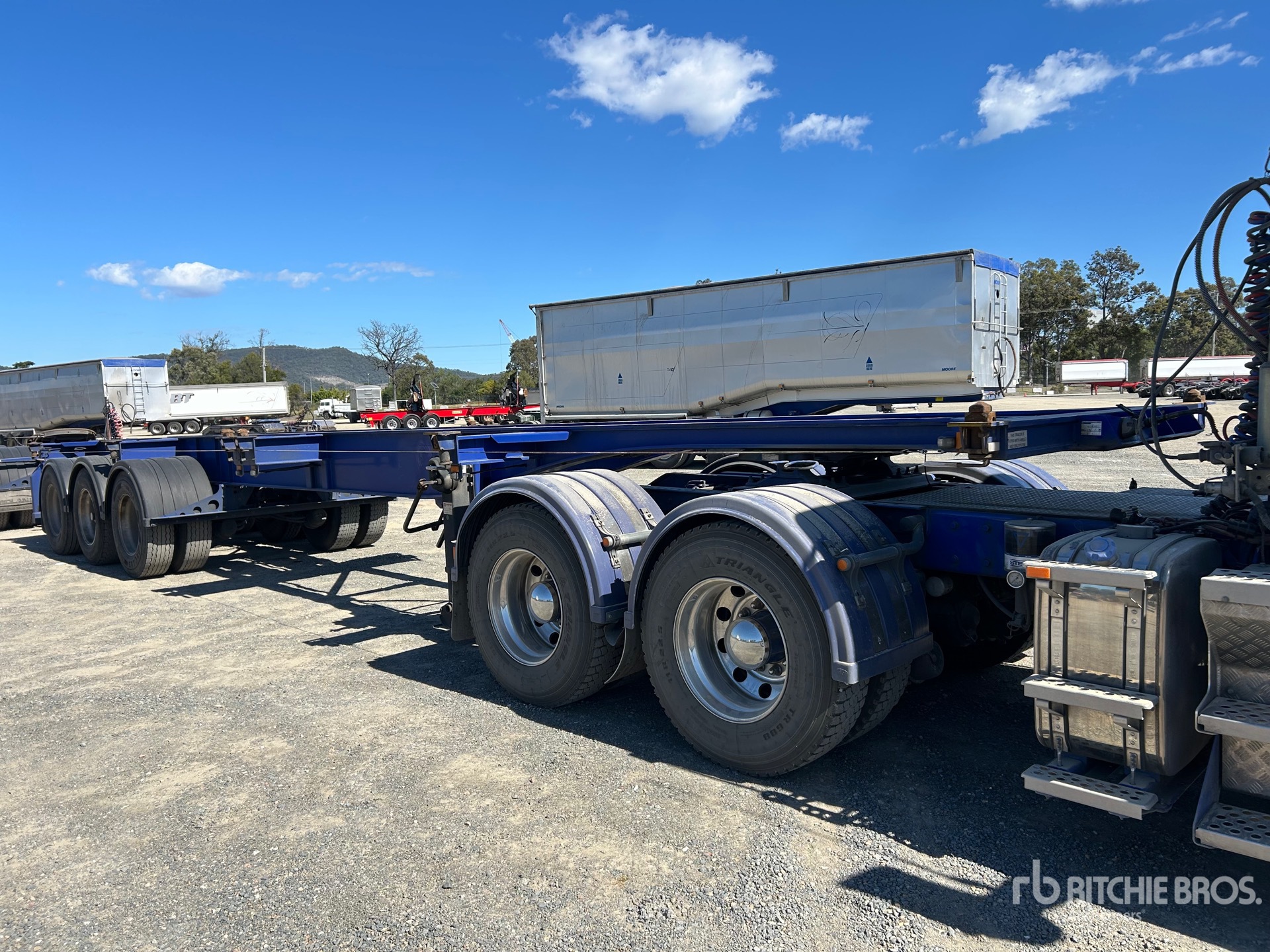 2023 Midland 12.2 m Tri/A B-Double Lead Container Trailer
