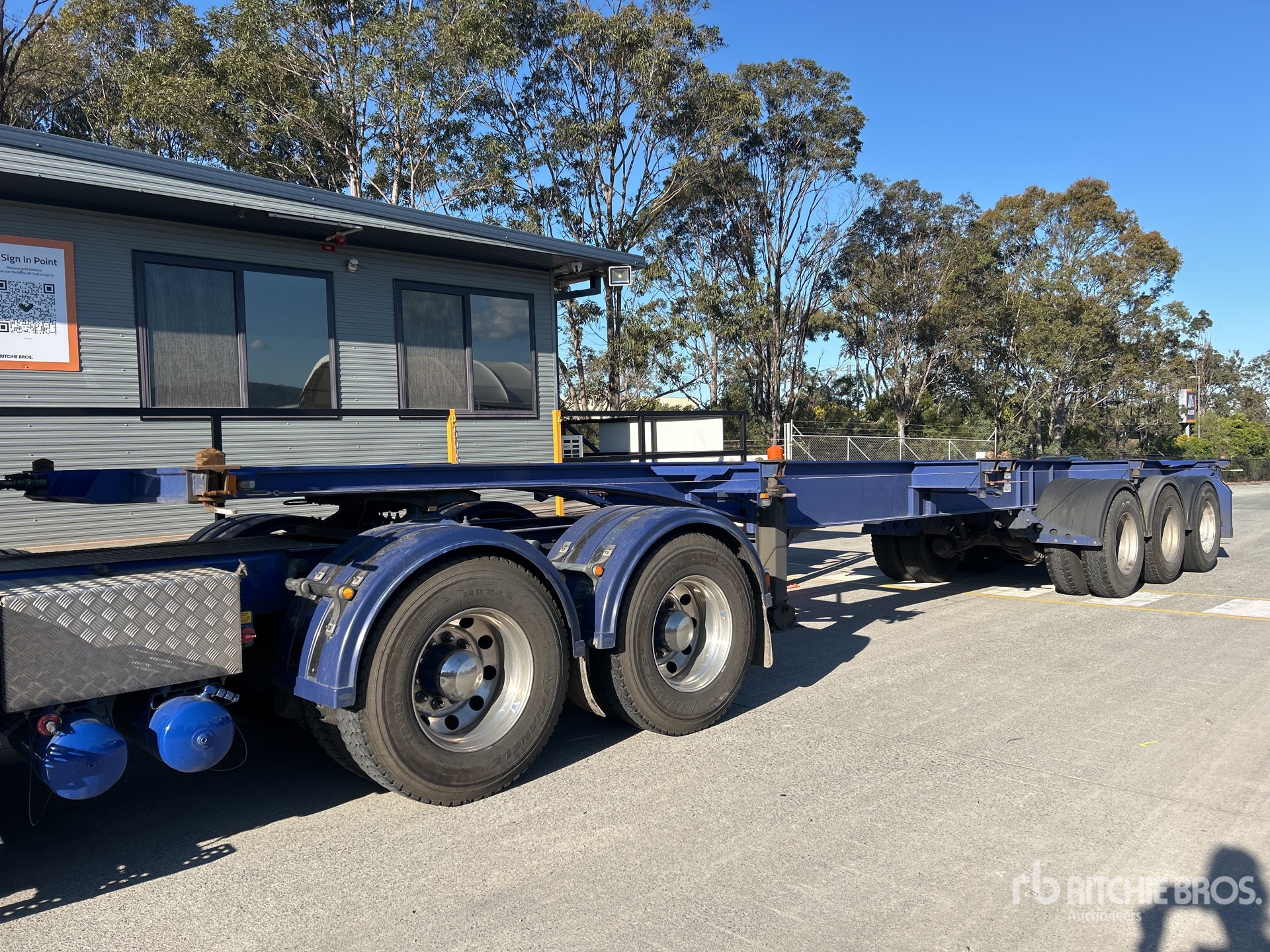 2023 Midland Container Trailer