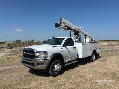 2021 Versalift SST40EIH-02 on 2022 Ram 5500 4x4 Bucket Truck