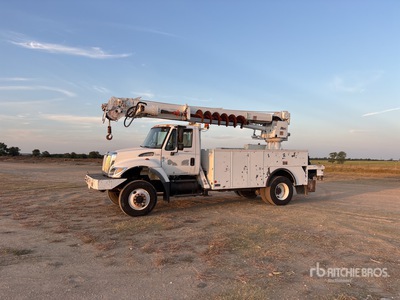 2006 Altec DM47TR on 2006 International 7300 4x4 Digger Derrick Truck