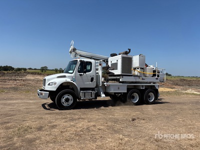 Altec HD35A-17 on 2015 Freightliner M2 106 6x4 Drill Truck