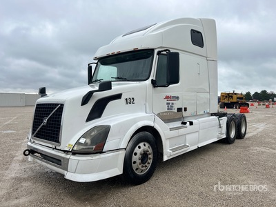 2004 Volvo VNL 6x4 Ciągnik siodłowy T/A z kabiną sypialną