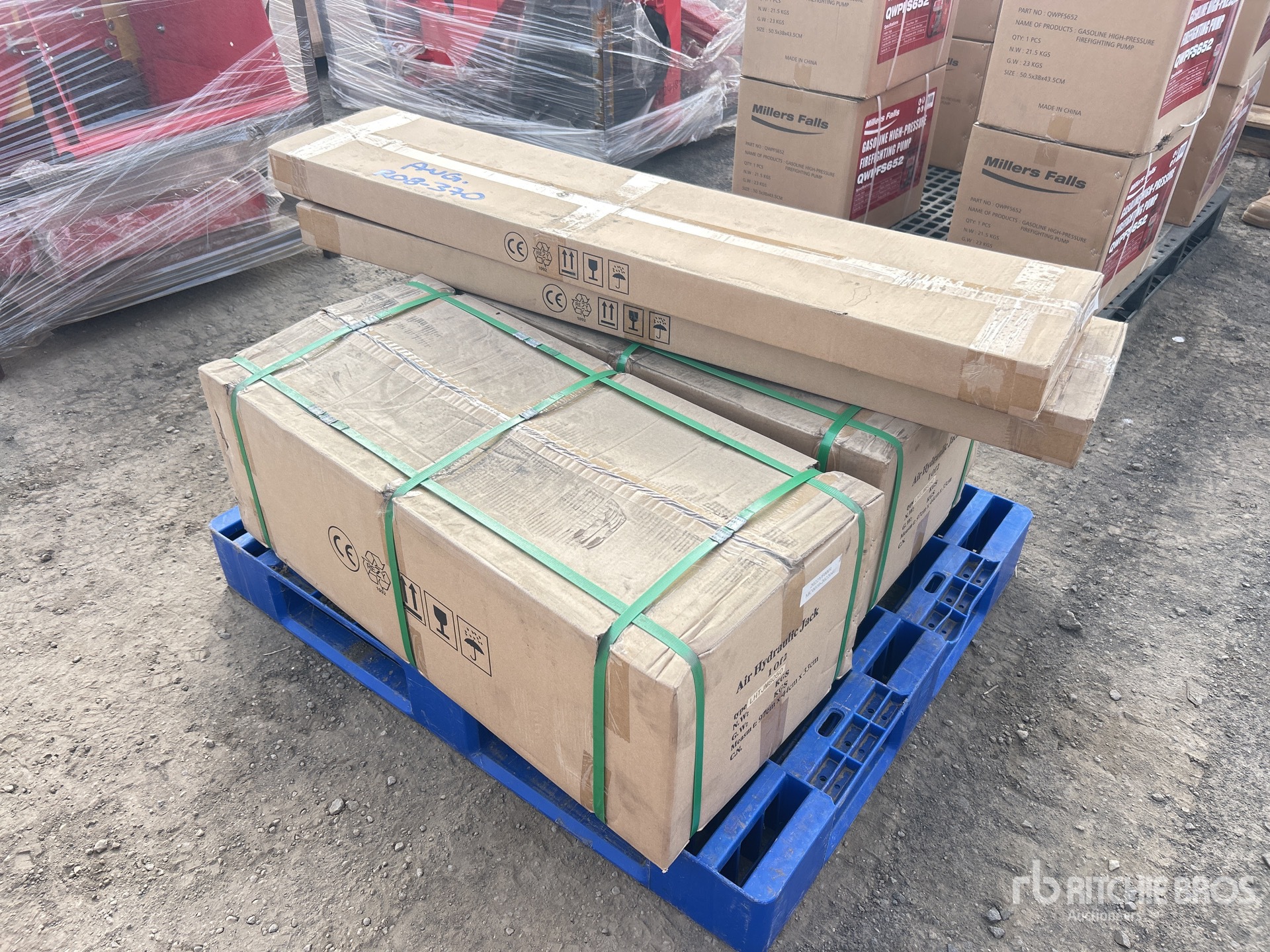 Quantity of (2) Multiquip 80 t Multi Stage Short Body Truck Jack (Unused)