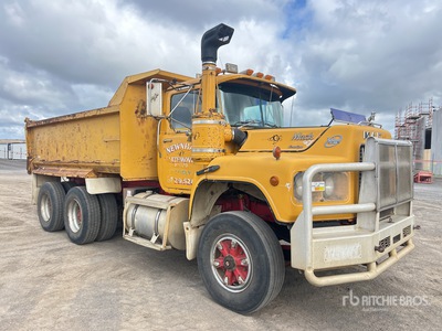 1989 Mack R686RS Value-Liner 6x4 T/A Dump Truck
