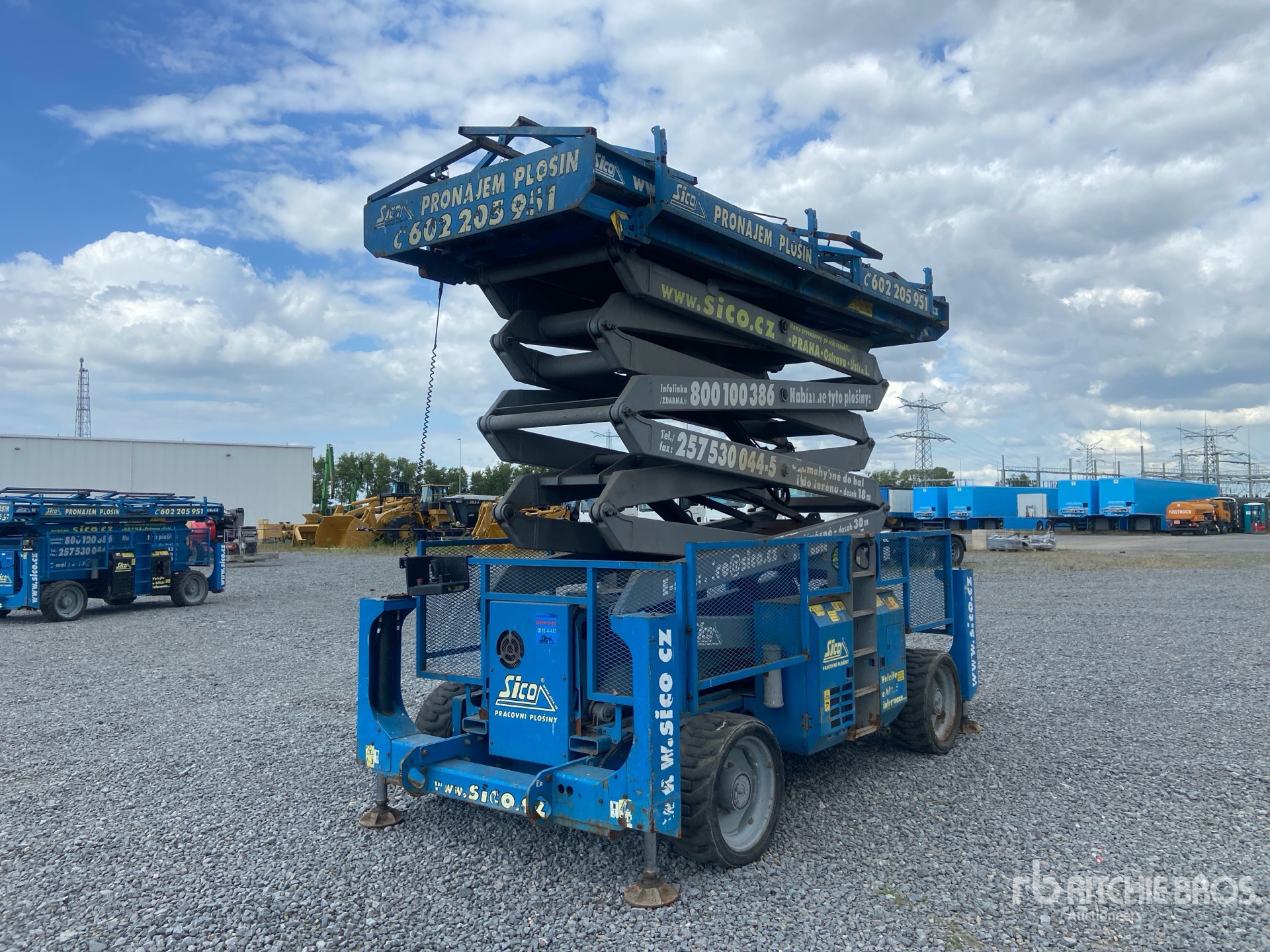 2014 Genie GS-5390RT 4x4 Diesel Scissor Lift