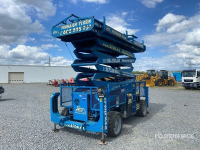 2014 Genie GS-5390RT 4x4 Diesel Scissor Lift