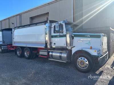 Western Star 4900FX T/A Dump Truck