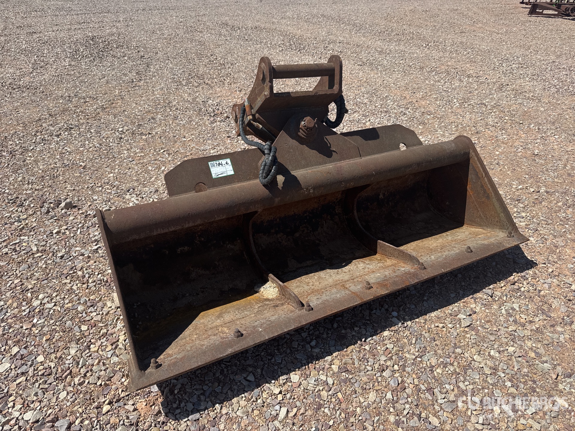 Volvo Godet Orientable 1950 mm Cleanup Excavator Bucket