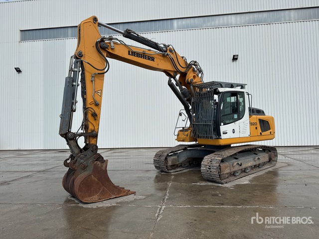 2016 Liebherr 920