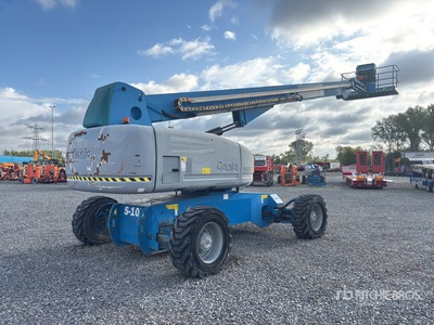 2013 Genie S-105 4WD Diesel ブームリフト