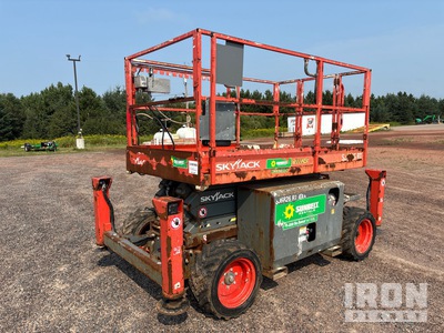 2016 Skyjack SJ6826 RT Dual Fuel 4x4 Scissor Lift