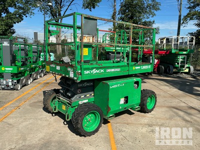 2016 Skyjack SJ6826 RT Diesel 4x4 Piattaforma aerea verticale