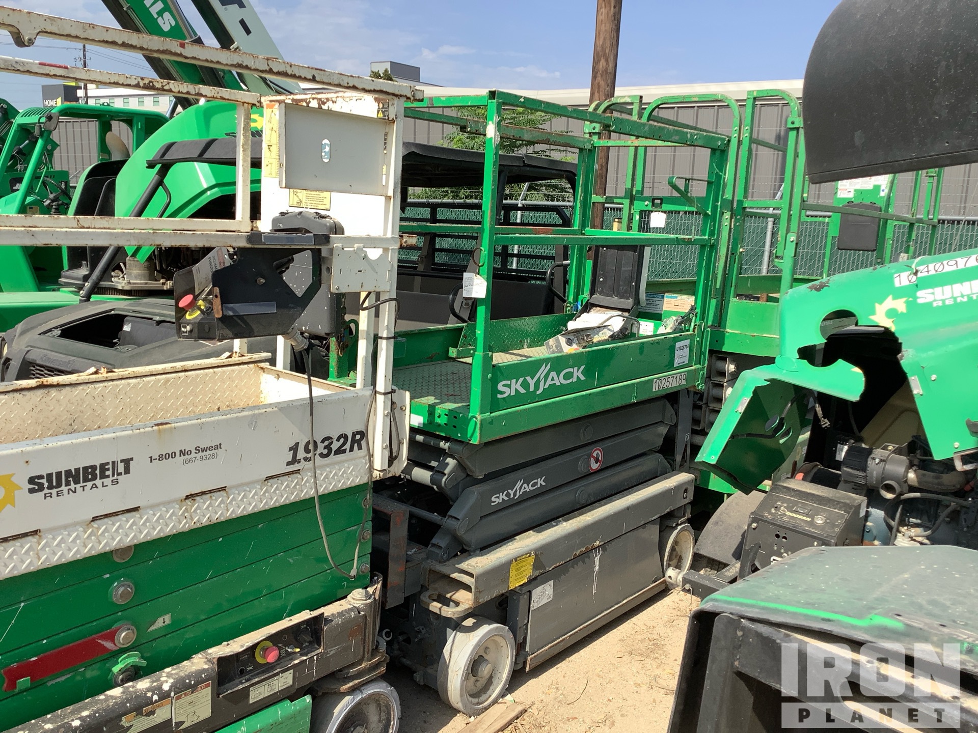 2016 Skyjack SJIII-3219 Electric Scissor Lift (Inoperable)