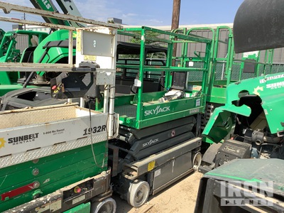 2016 Skyjack SJIII-3219 Electric Scissor Lift (Inoperable)