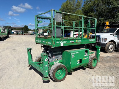 2015 Skyjack SJ6832 RT Dual Fuel 4x4 Scissor Lift