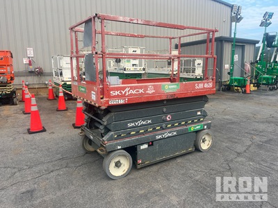 2016 Skyjack SJIII-4626 Electric Piattaforma aerea verticale