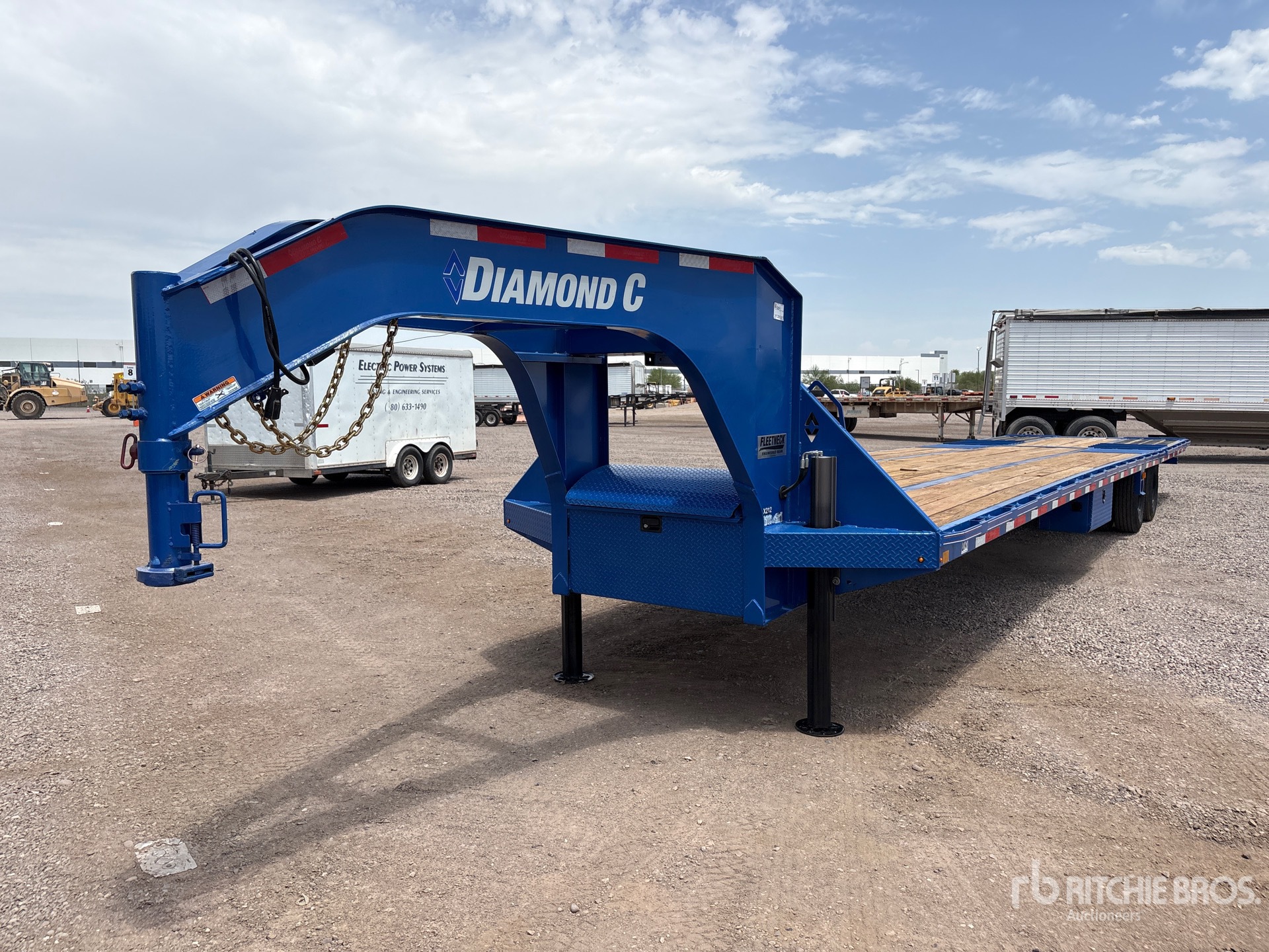 2023 Diamond C FMAX212 40 ft T/A Gooseneck Hydraulic Tail Trailer