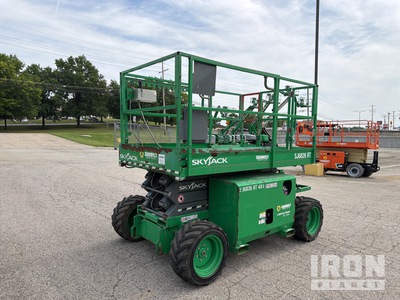 2016 Skyjack SJ6826 RT Dual Fuel 4x4 Scissor Lift