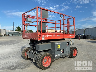 2016 Skyjack SJ6826 RT Dual Fuel 4x4 Scissor Lift