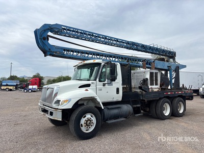 25 ton Knuckle Boom on 2005 International 7500 6x4 Boom Truck