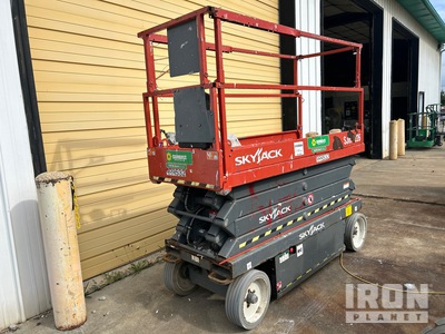 2016 Skyjack SJIII-3226 Electric Scissor Lift