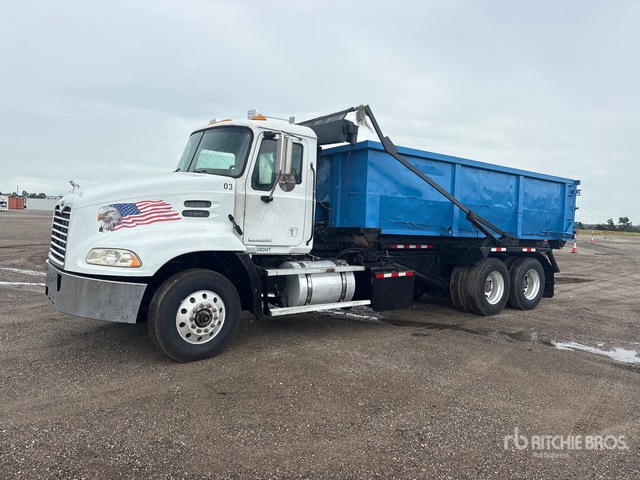 2006 Mack CV713 6x4 Roll-Off Truck