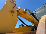 Hydraulics with Bucket Tilt Cylinders