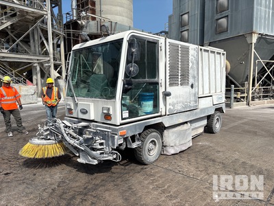 2015 Tennant Sentinel Sweeper Truck