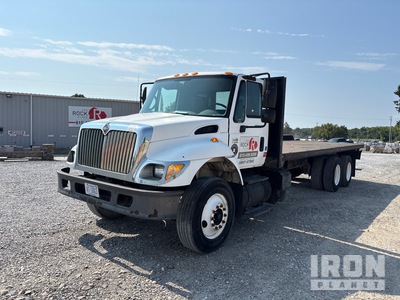 2003 International 7400 6x4 6x4 平台トラック