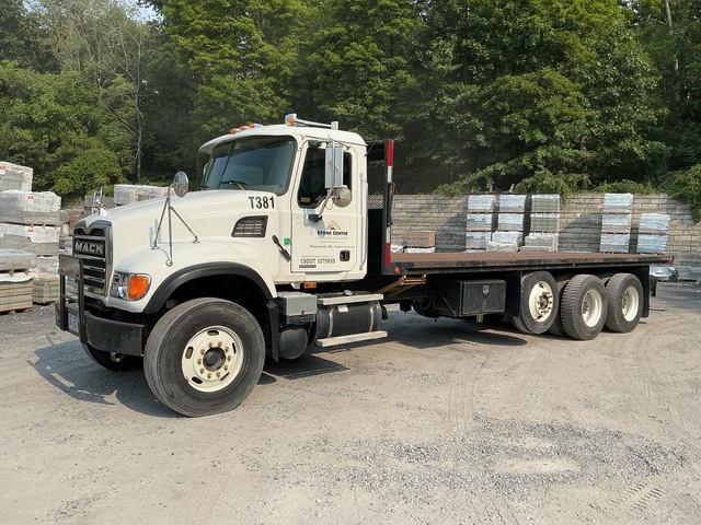 2007 Mack CV713 8x4 Flatbed Truck