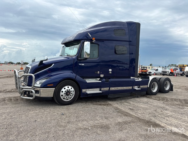 2020 Volvo VNL760 6x4 T/A Sleeper Truck Tractor