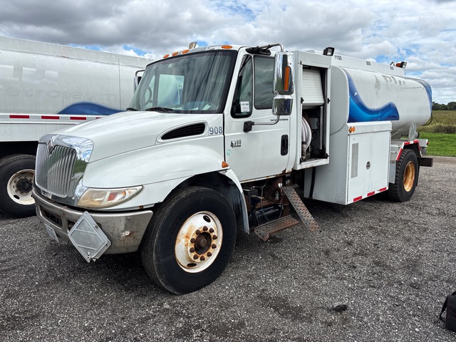 2003 International 4300 2500 gal 4x2 Fuel Truck 2003 International 4300 2500 gal 4x2 Fuel Truck