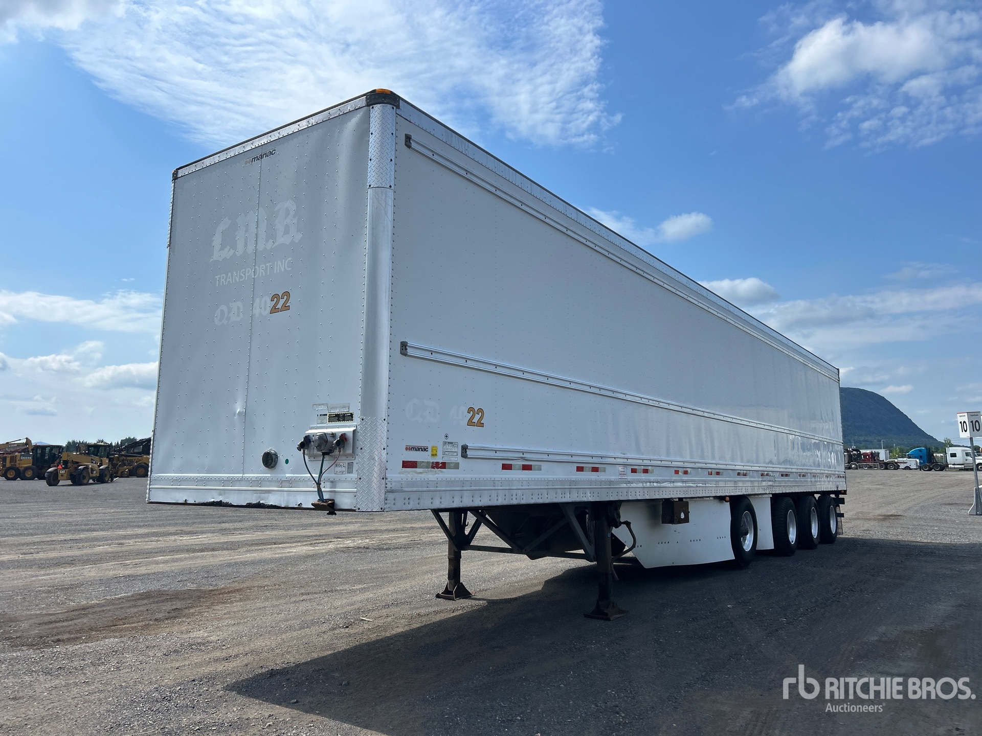2014 Manac 53 ft x 102 in Quad/A Van Trailer