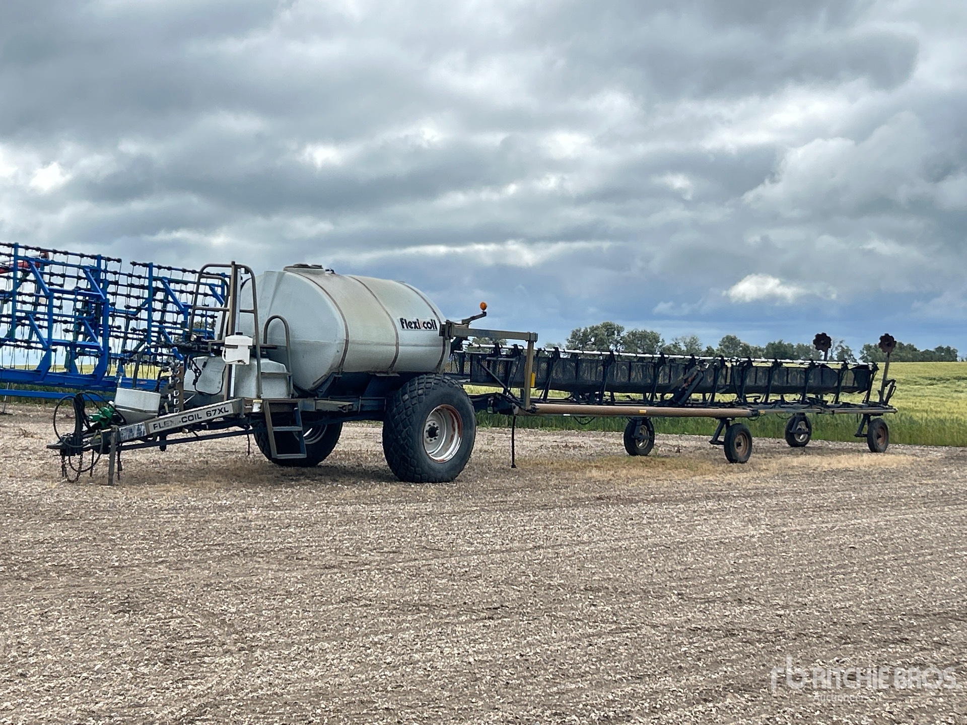 1998 Flexi-Coil 67XL 90 ft S/A Pull-Type Sprayer