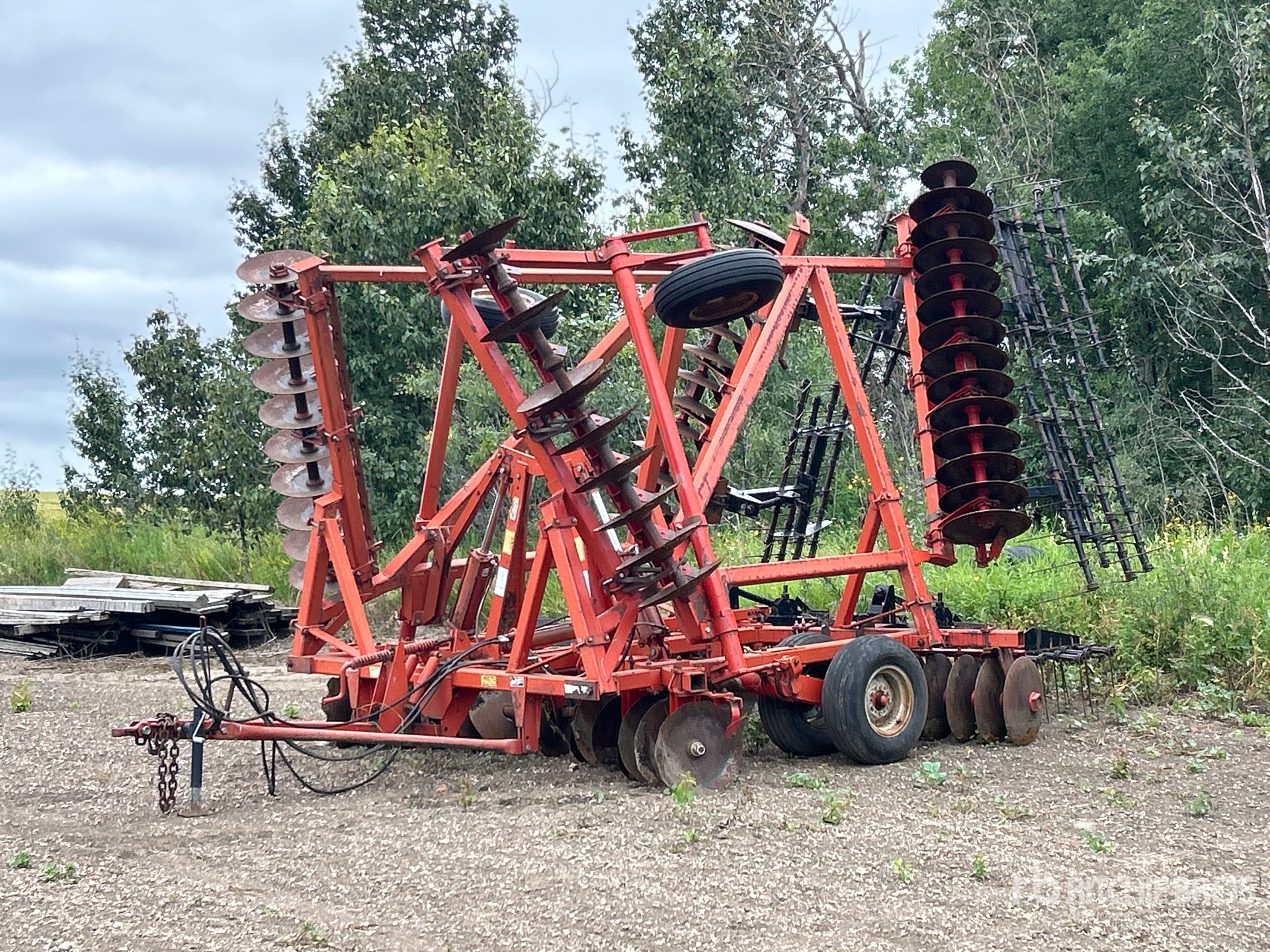 Massey Ferguson 820 28 ft Tandem Disc