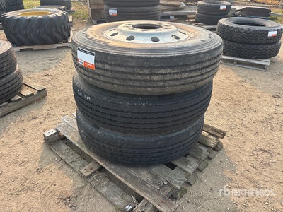 Quantity of (3) Michelin 11R24.5 اطارات المواصلات