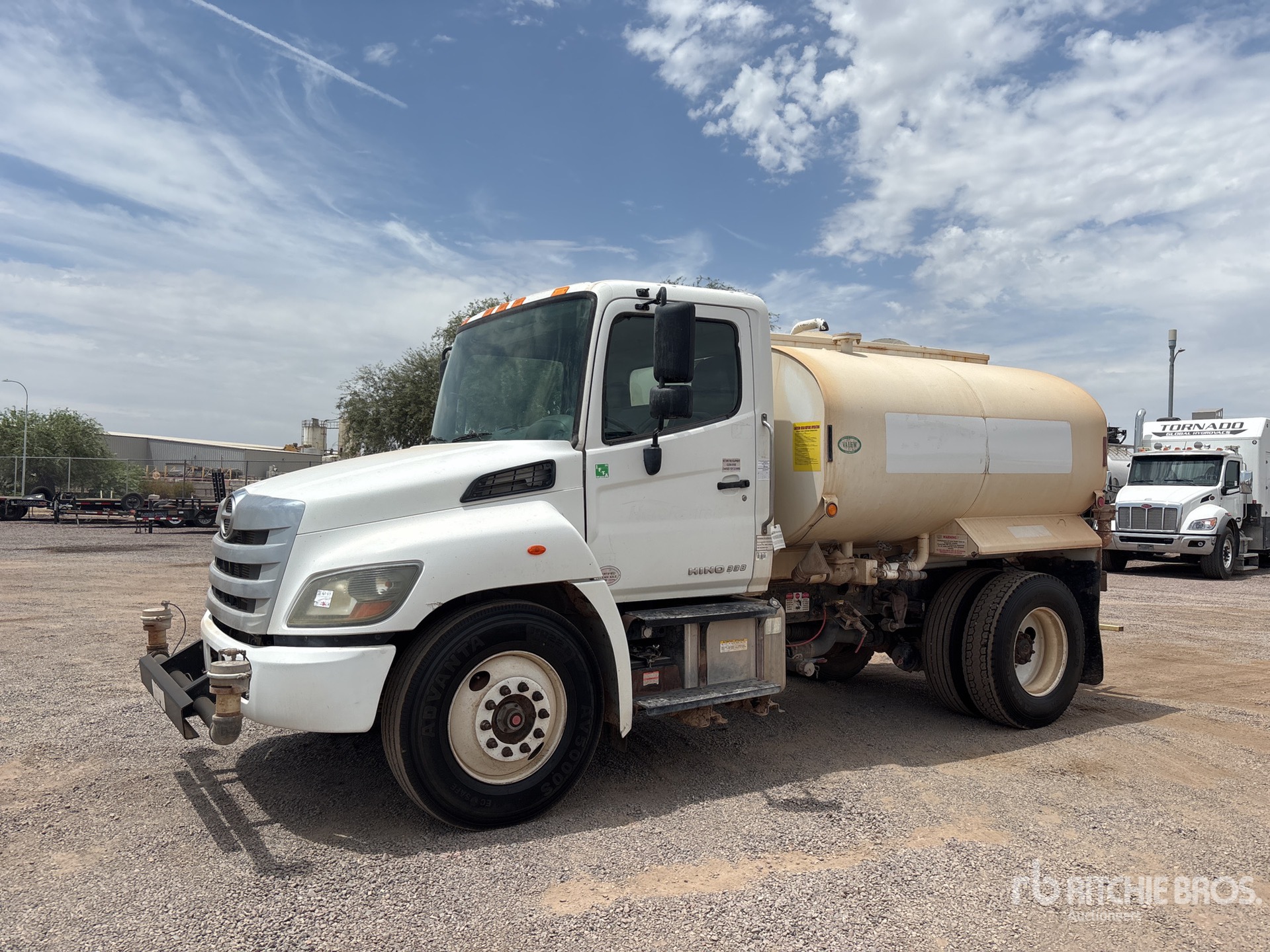 2019 Hino 338 2000 gal 4x2 Water Truck