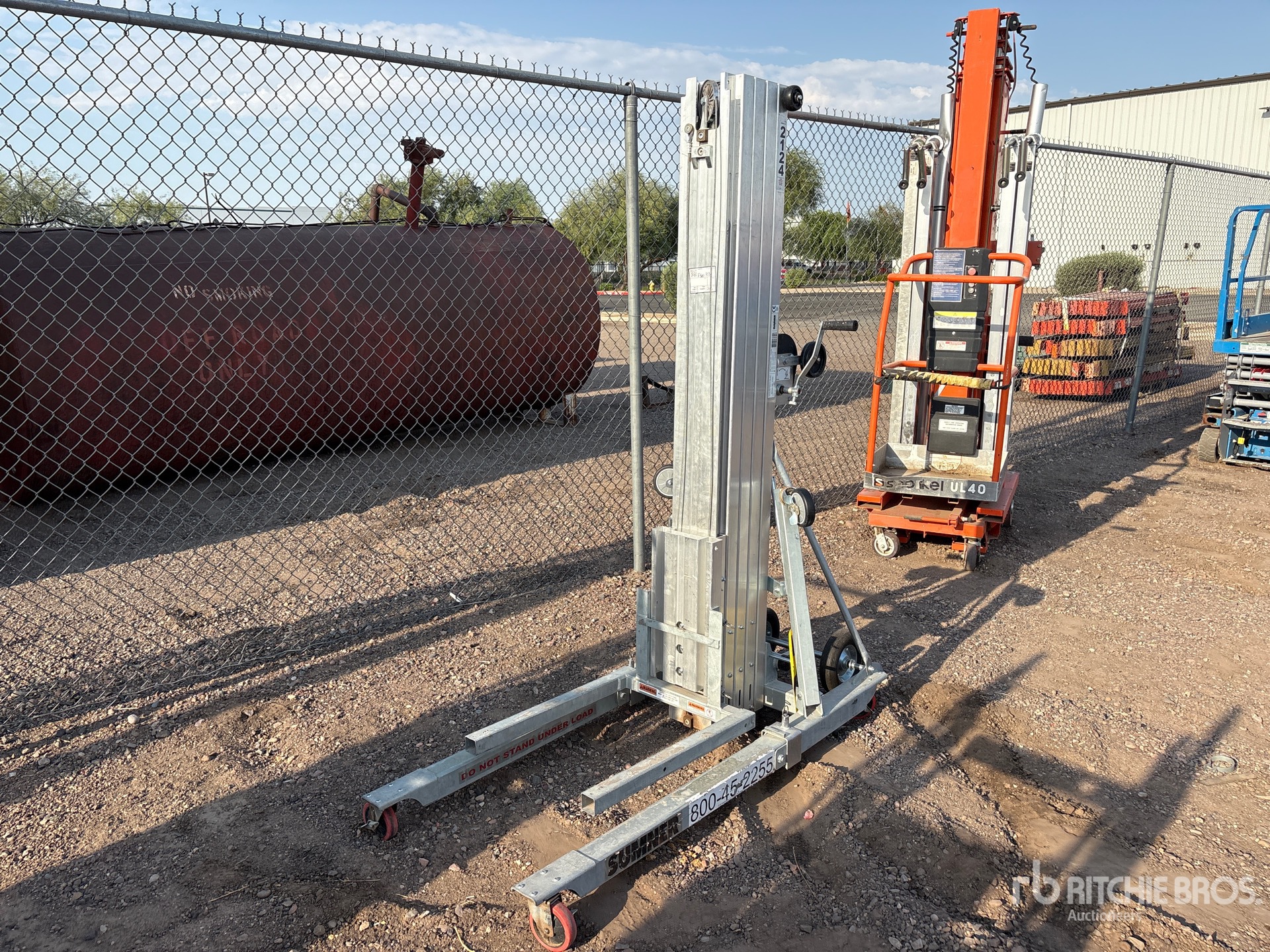 2023 Sumner 2124 Material Hoist