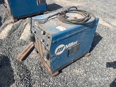 Miller Shopmate 300 300 A Skid-Mounted Stick Spawarka elektryczna