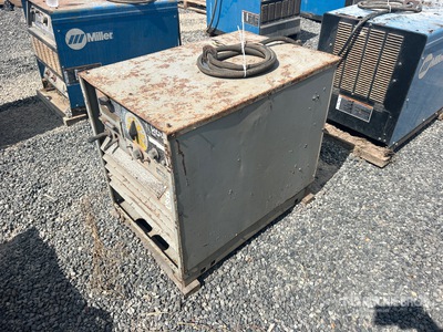 Lincoln IdealARC DC-400 400 A Skid-Mounted Stick Spawarka elektryczna