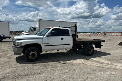 2001 Dodge Ram 3500 SLT 4x4 Extended Cab Ciężarówka z płaską platformą