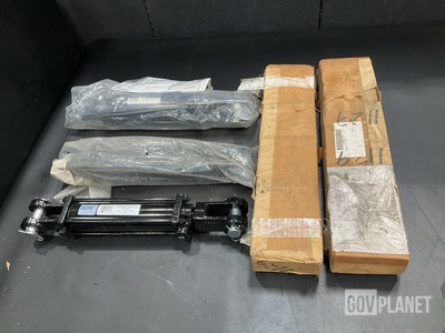 (5) 6602231 Hydraulic Accumulator Cylinders